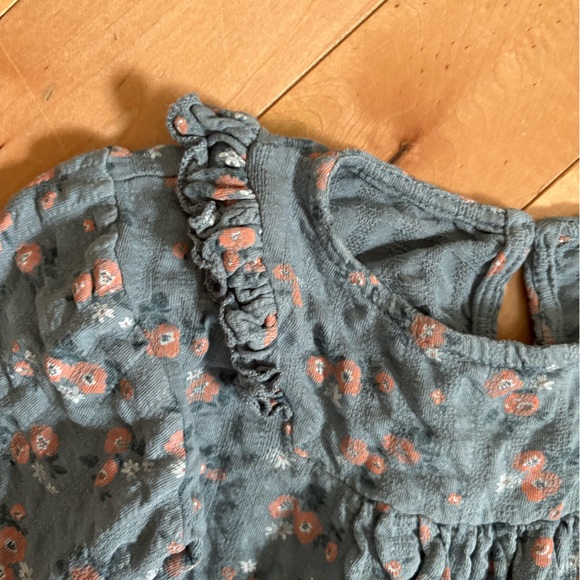 Zara Blue Floral Ruffle Top - Picture 5 of 5